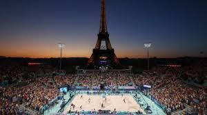 执法有温度，马宁在点球大战结束后，安慰南通队失点队员