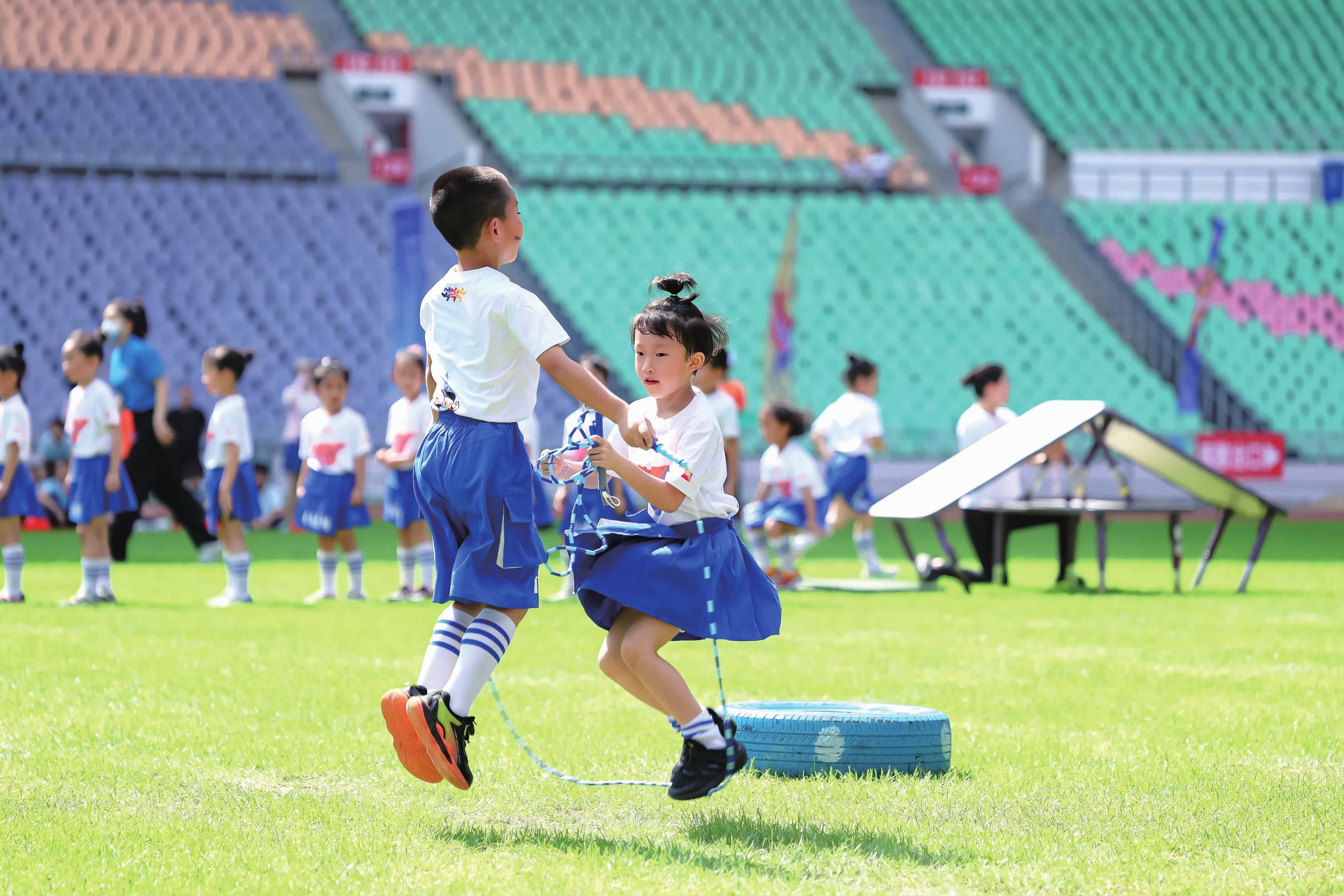 国家队下场！埃及足协官方力挺萨拉赫：埃及国王，你永不独行！